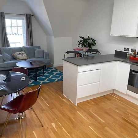 Lovely 2-Bed Flat With Well Equipped Kitchen Apartment Ealing Luaran gambar