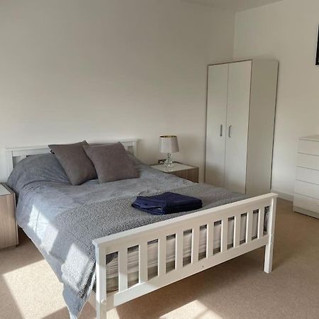 Lovely 2-Bed Flat With Well Equipped Kitchen Apartment Ealing Luaran gambar