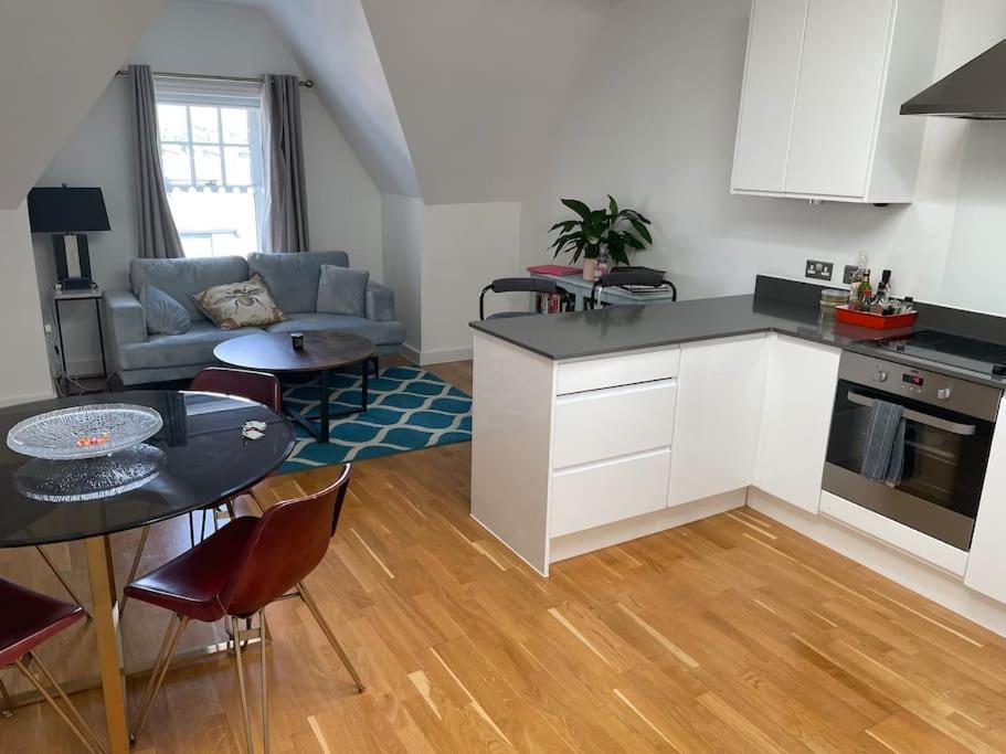 Lovely 2-Bed Flat With Well Equipped Kitchen Apartment Ealing Luaran gambar